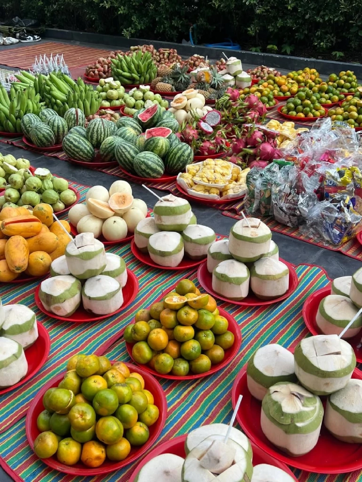 ส่องเลขธูปชัด จูน กษมา ทำบุญใหญ่ อุทิศส่วนกุศลให้ศพไร้ญาติ