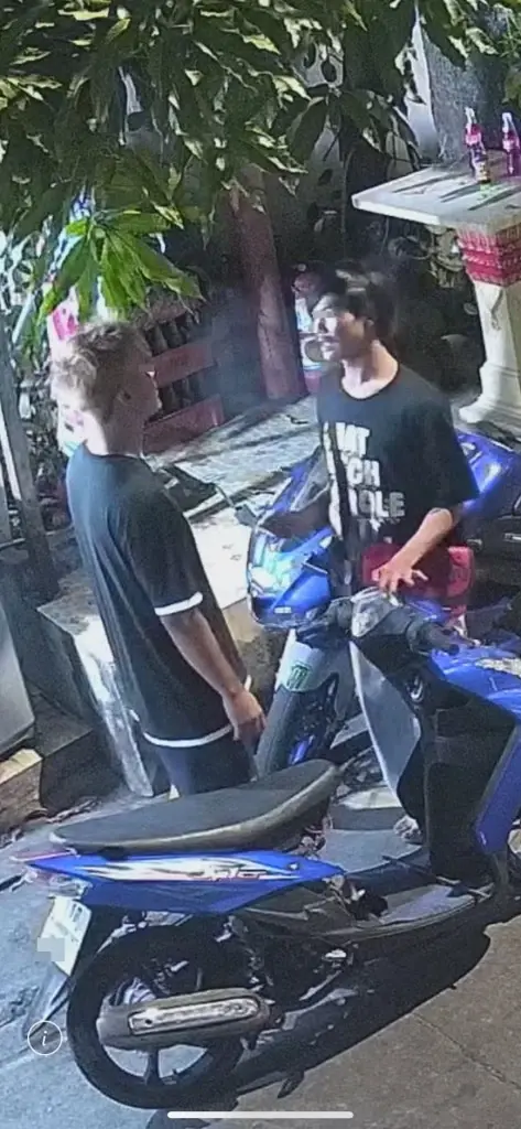 ฮือฮา ดาว TikTok พิการขายเค้ก โดนแฉ งัดตู้ซักผ้า แถมเดินได้ปกติ