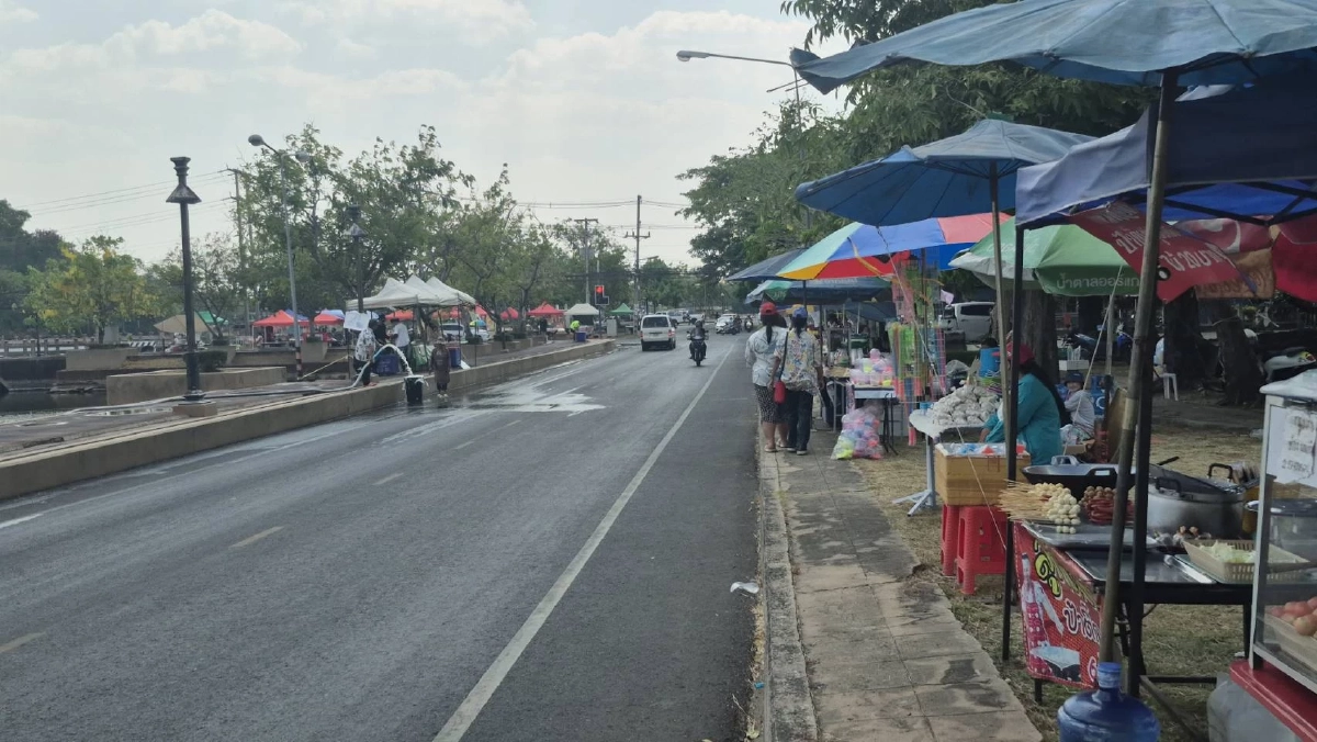 สงกรานต์บุรีรัมย์วันแรกเงียบเหงา แม่ค้าโอดขาดทุนยับ