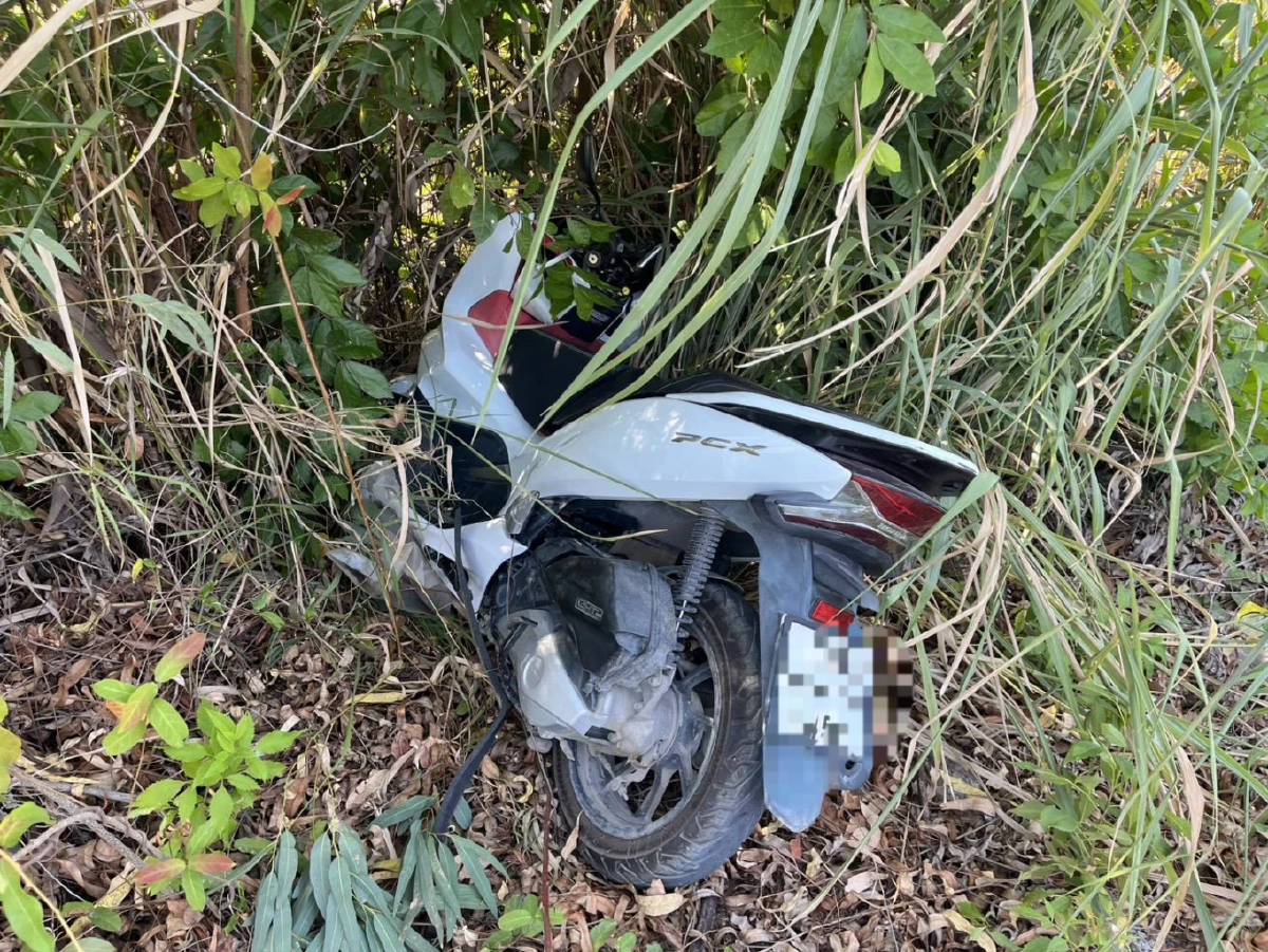 ระยองร้อนจัด ทำมอเตอร์ไซค์วูบชนขอบทางสาหัส 2 รายในวันเดียว