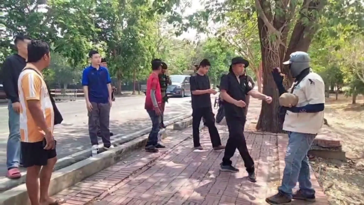 พบเศียรพระโบราณ 100 ปีถูกตัดทิ้งหลังวัดมหาธาตุ คาดคนร้ายเจอดี