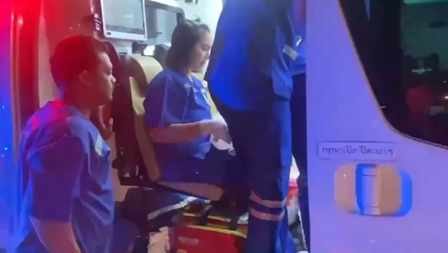 หญิงวัย 28 สุดกลั้นคลอดลูกบนรถ ขณะสามีรีบนำตัวส่ง รพ. คอหวยแห่ส่อง