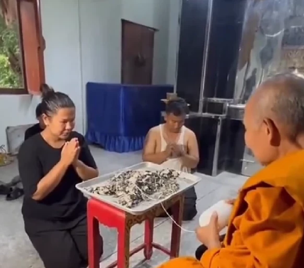 เปิดเลขขันน้ำมนต์ "แดนนี่ ศรีภิญโญ" หลังเก็บอัฐิตรงฝาโลง