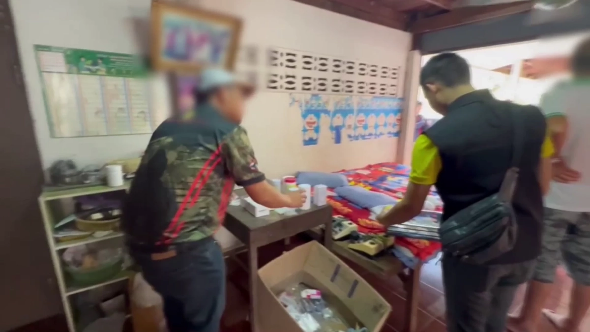 สสจ.สกลนครบุกรวบหมอเถื่อนเปิดรักษา 10 ปี ฟัน 4 ข้อหาหนัก