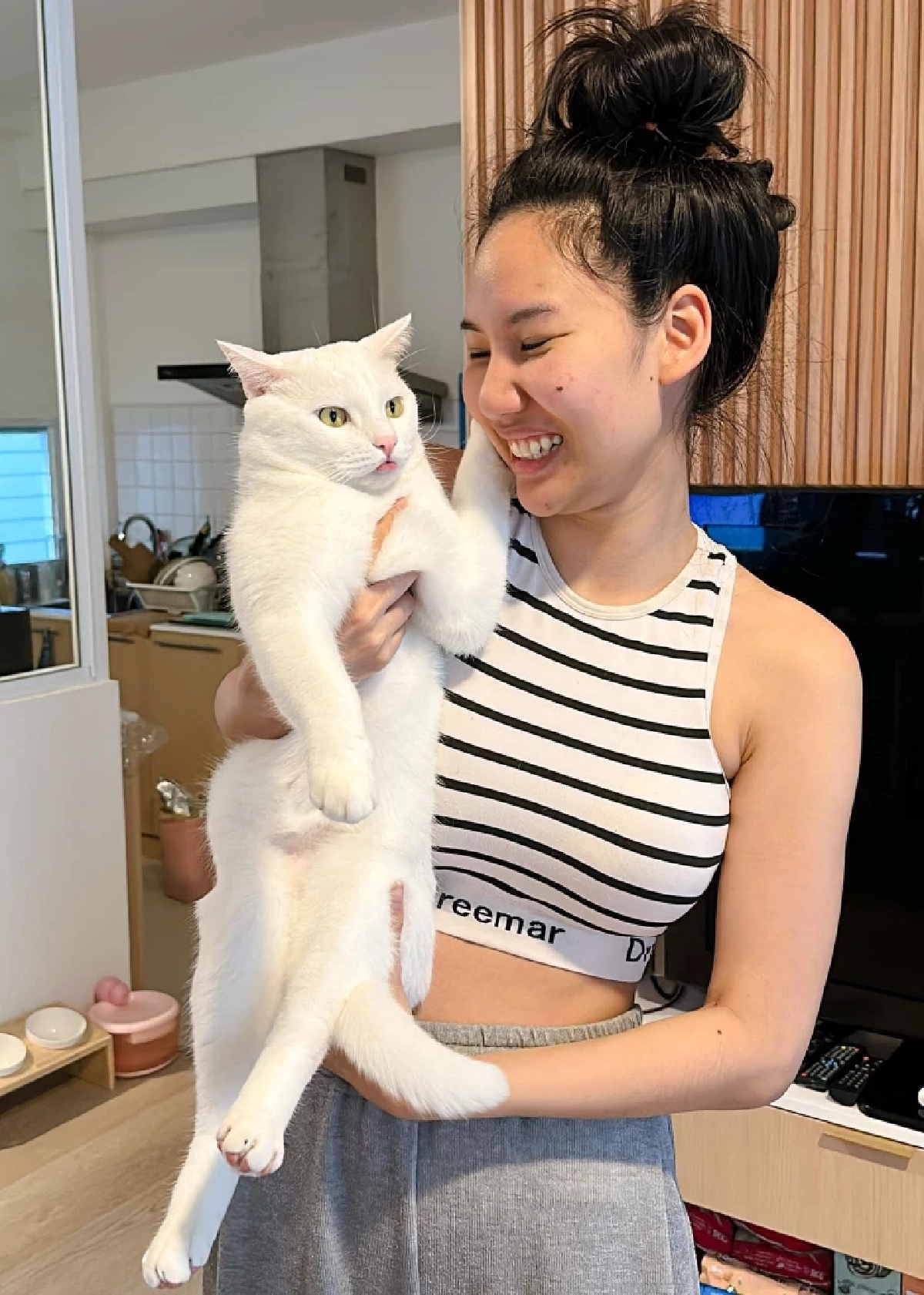 สรุปดราม่า พลอย-เต็นท์ เพจดังไข่ขาวลูกแมร๊ เปิดศึกแตกหักเดือด