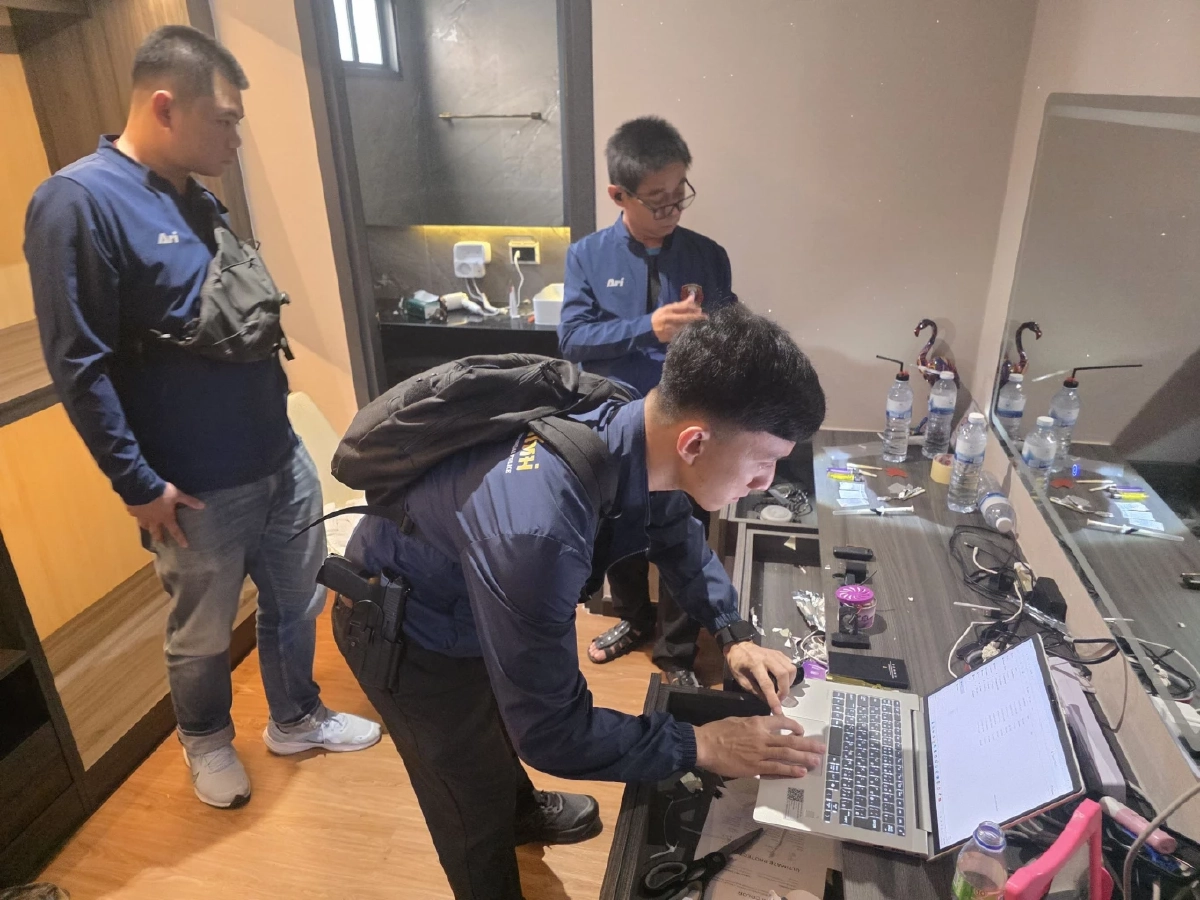 ตร.บุกค้นบ้านนักธุรกิจเชียงใหม่ แอบถ่ายสาวในห้องน้ำห้างดัง