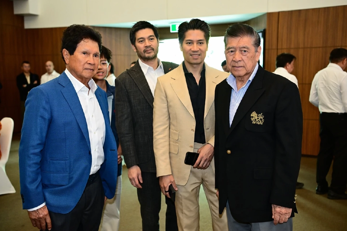 "เต้ ภูริต" อวดร่างทอง ซิกแพคแน่น เบียร์ ใบหยก รีบมาคอมเมนต์ทันที