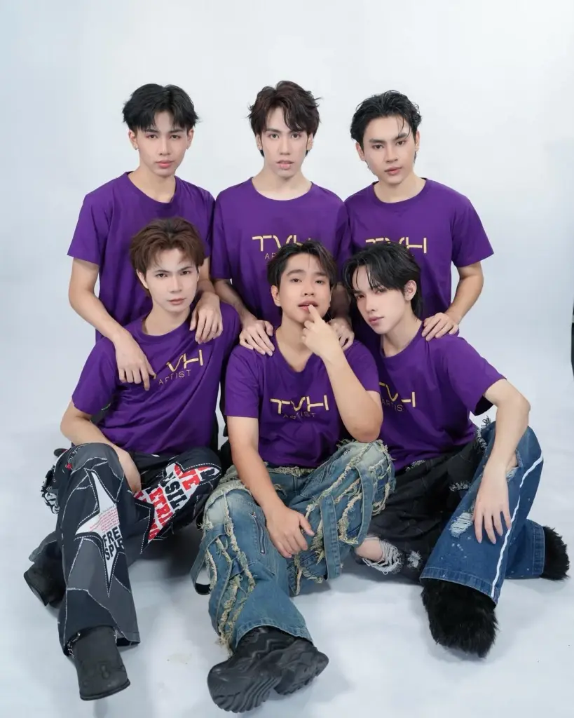 สมาชิกบอยแบนด์กัมพูชา คอมเมนต์แรงแนะเด็กฝึกไทยควรศัลยกรรมก่อน