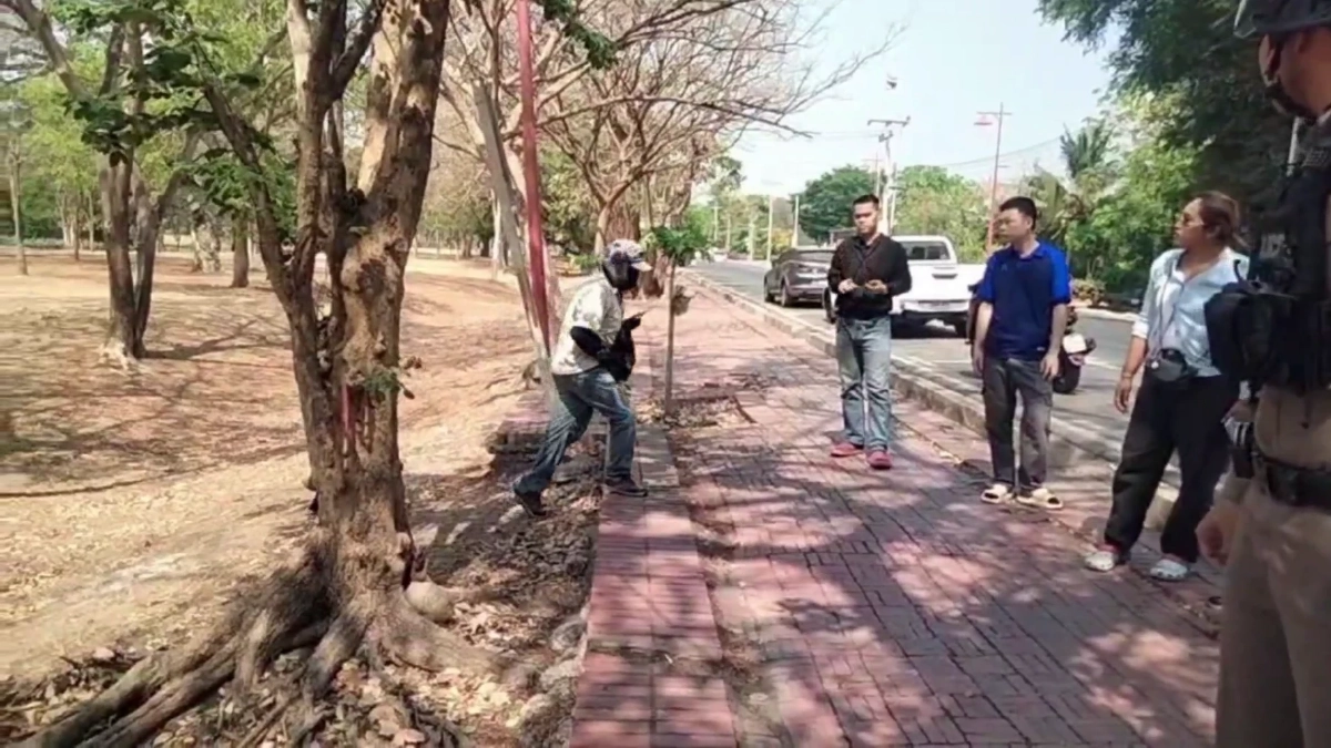 พบเศียรพระโบราณ 100 ปีถูกตัดทิ้งหลังวัดมหาธาตุ คาดคนร้ายเจอดี