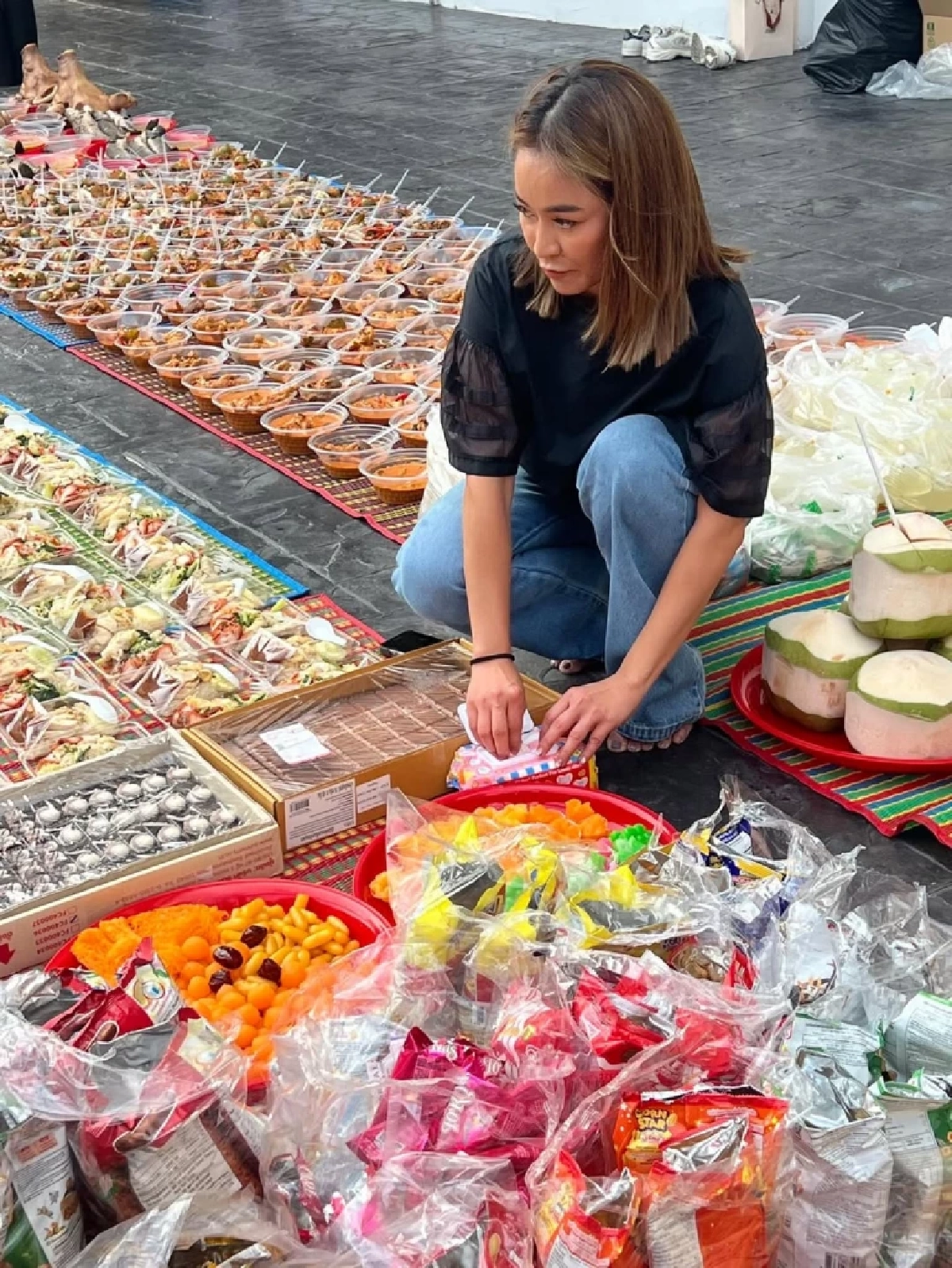 ส่องเลขธูปชัด จูน กษมา ทำบุญใหญ่ อุทิศส่วนกุศลให้ศพไร้ญาติ