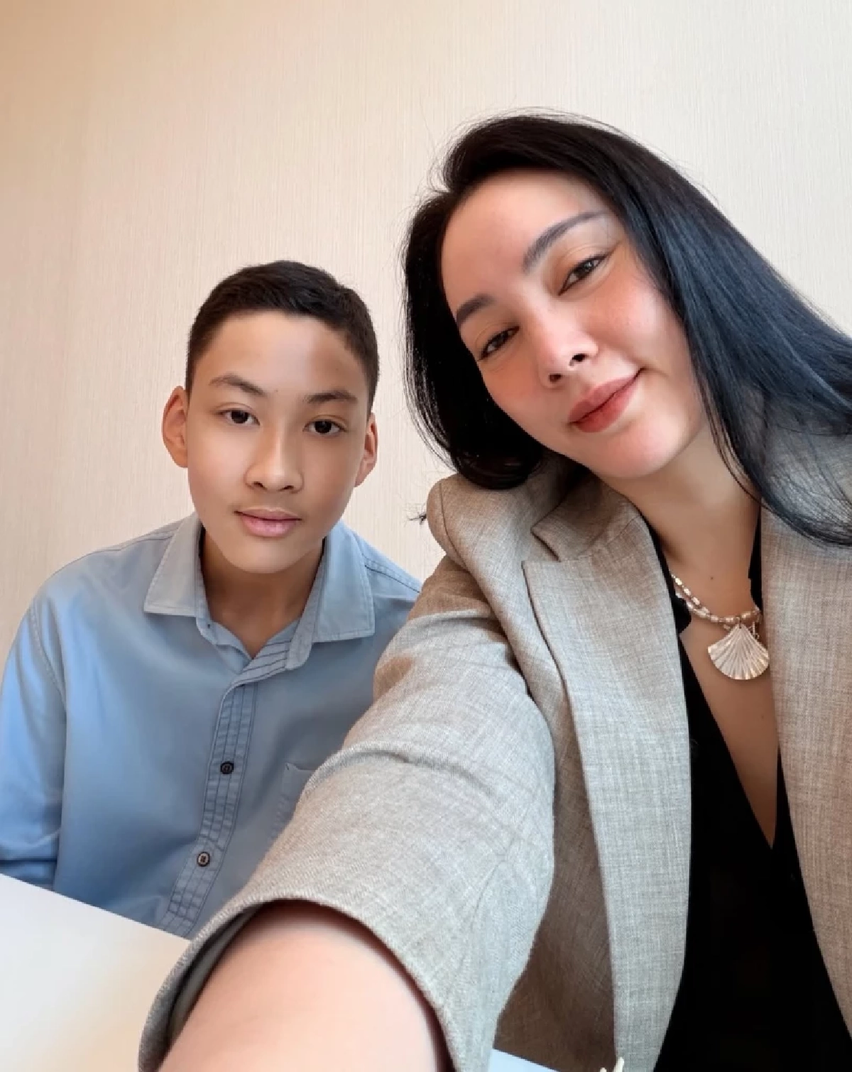 หล่อแล้วลูกแม่ ภาพล่าสุด ลูกชาย“ตั๊ก บงกช”  โตเป็นหนุ่มแล้ว