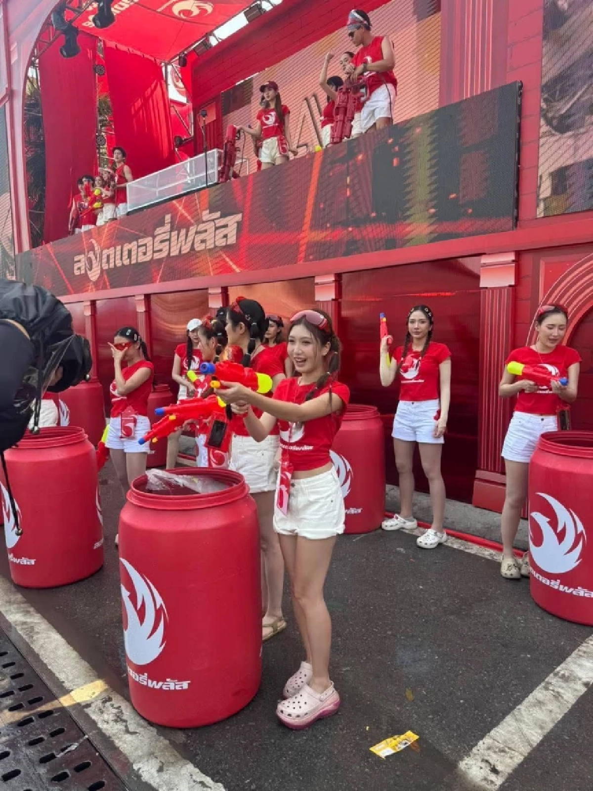 "ลอตเตอรี่พลัส" เล่นใหญ่จัดเต็ม ไหลริมเลพัทยา ขนทัพดีเจ-ของแจก