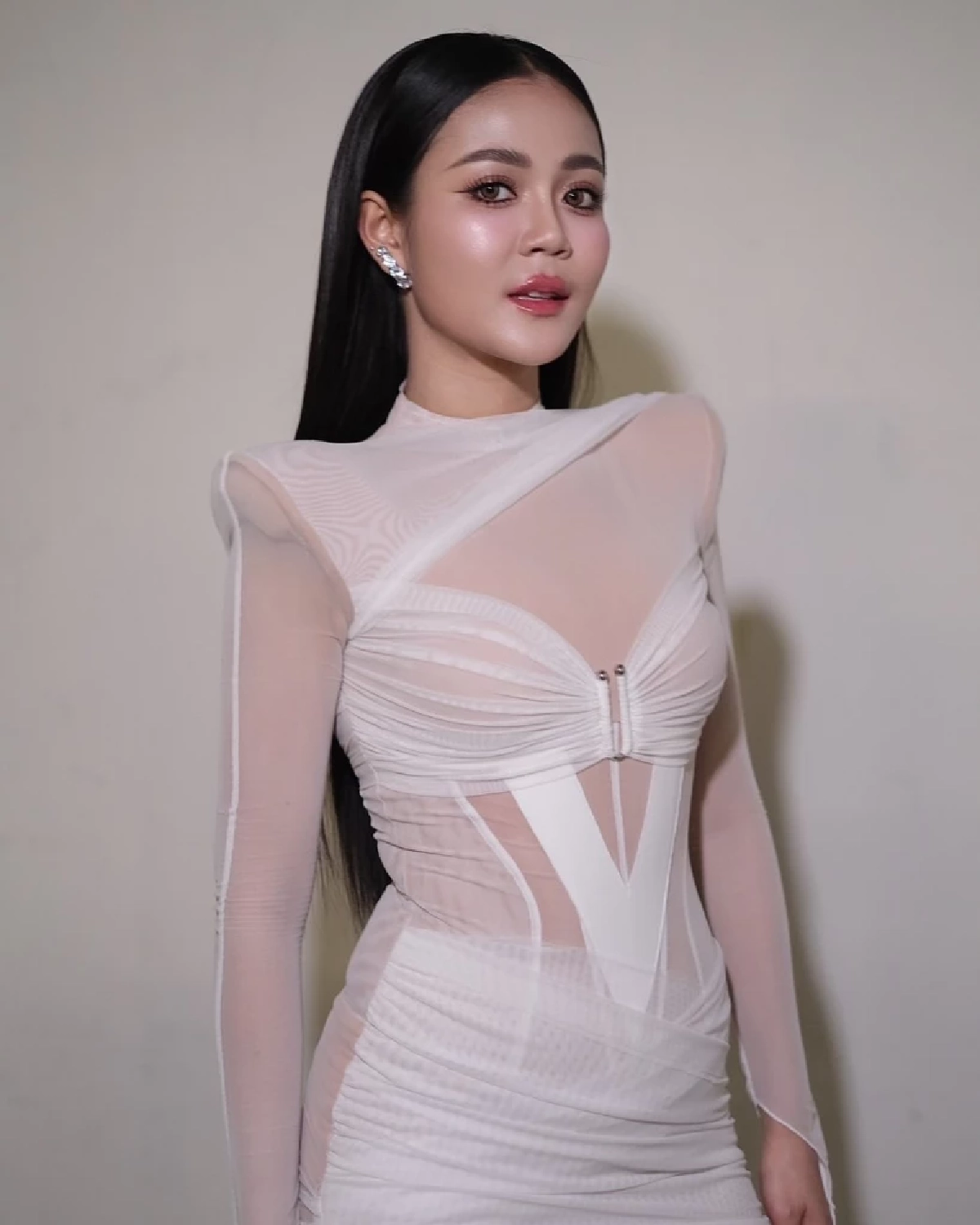 แซ่บสะเทือน! ลำไย ไหทองคำ ปล่อยภาพเด็ด อินเนอร์ปังจนไลก์ถล่ม