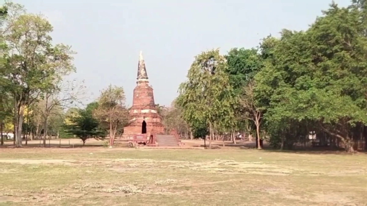 พบเศียรพระโบราณ 100 ปีถูกตัดทิ้งหลังวัดมหาธาตุ คาดคนร้ายเจอดี