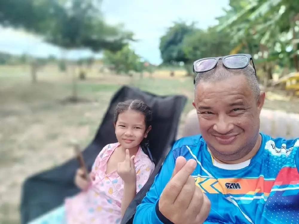 ชื่นชมทั้งโซเชียล ลูกสาว แดนนี่ ศรีภิญโญ ฝึกซักผ้าเองตั้งแต่เด็ก