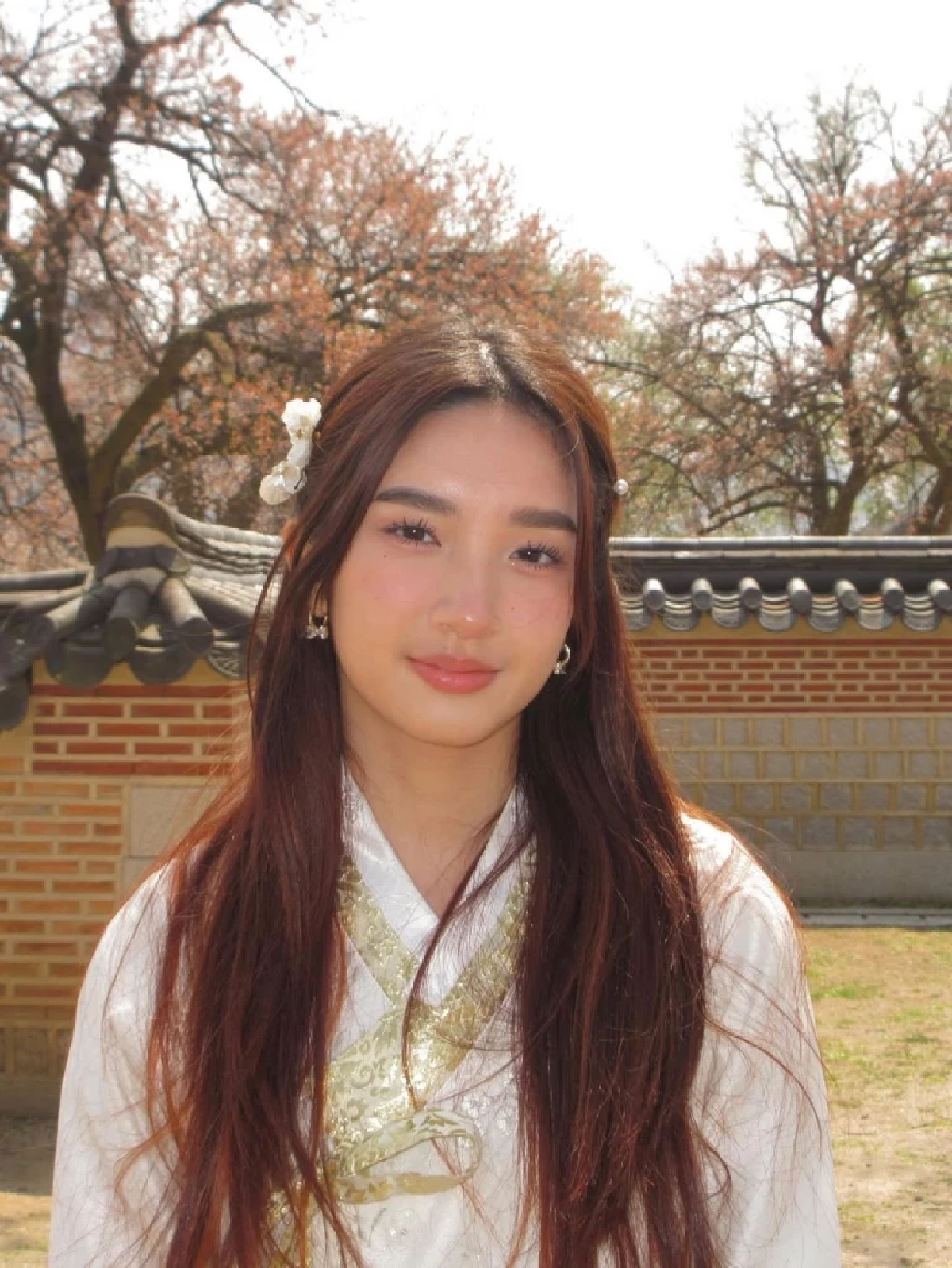 ออร่าพุ่ง “น้องณดา” เช็กอินเกาหลีในชุดฮันบก ชาวเน็ตแห่ชม