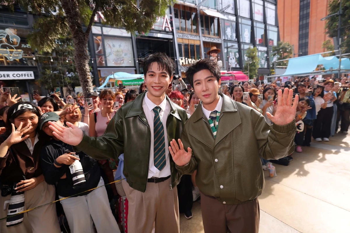 เฟิร์ส-ข้าวตัง ร่วมงานเปิดตัวความบันเทิงซีรีส์แนวตั้ง AIS x ReelShort