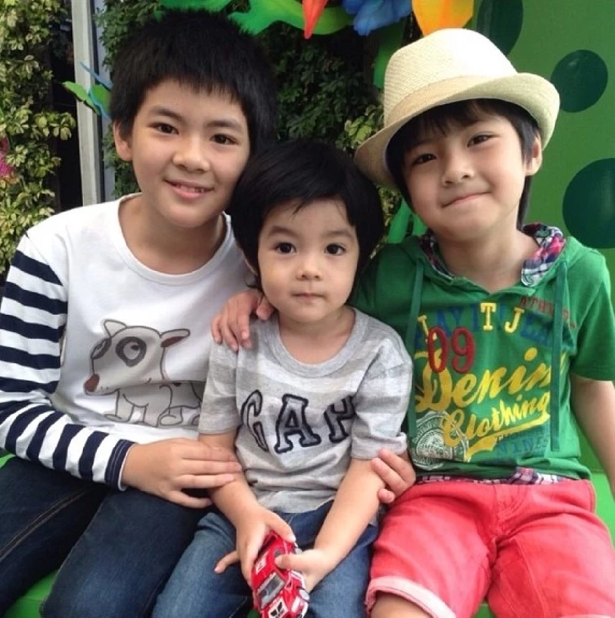 จำได้ไหม? “วันเฉลิม” ลูกแม่ลำยอง โตเป็นหนุ่มหล่อสะดุดตา