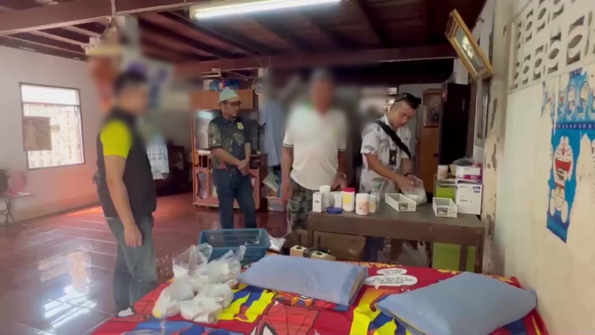 สสจ.สกลนครบุกรวบหมอเถื่อนเปิดรักษา 10 ปี ฟัน 4 ข้อหาหนัก