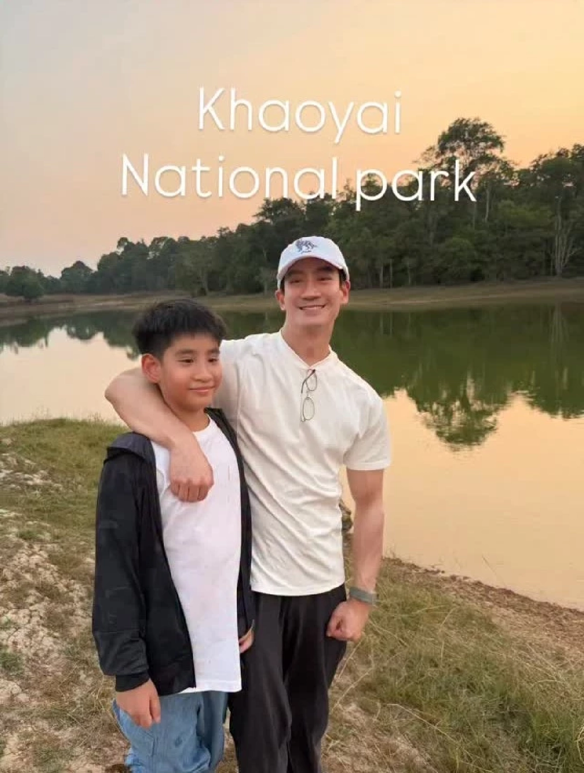 หมอโอ๊ค สมิทธิ์   ชวนลูกชาย ลุยเก็บผลผลิต โตไวหล่อเหมือนพ่อ