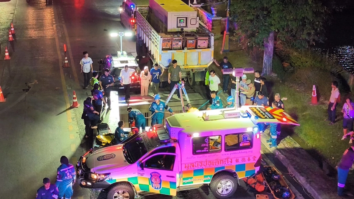 ระทึก! จยย.พุ่งตกบ่อลึก 15 เมตรไร้ป้ายเตือน เจ็บ 2 ราย