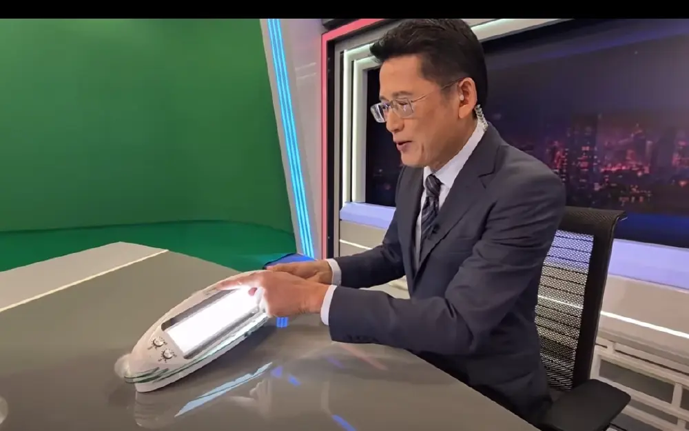 ไม่ธรรมดา “กิตติ สิงหาปัด” เผยความลับบนโต๊ะอ่านข่าว มีใช้คนเดียวในไทย