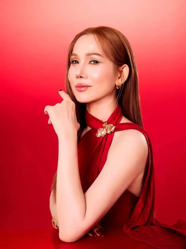 ส่องภาพล่าสุด "จิ้งหรีดขาว วงศ์เทวัญ" โกงอายุจนนึกว่าสาววัยรุ่น 