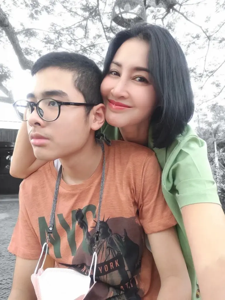 อ่านแล้วอบอุ่นน้ำตาซึม “ษา วรรณษา” เผยความในใจถึงลูกชายคนเดียว