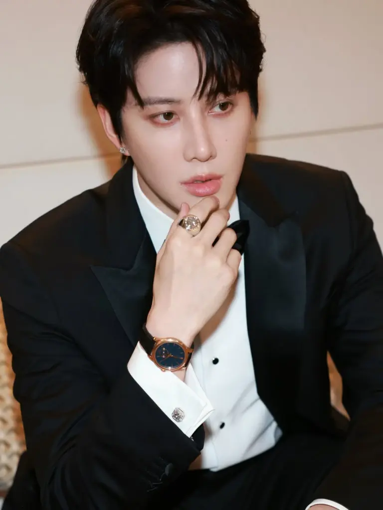 หล่อสะเทือนคานส์ “ไมค์ พิรัชต์” เปิดตัวลุค High-End บนพรมแดง 2026