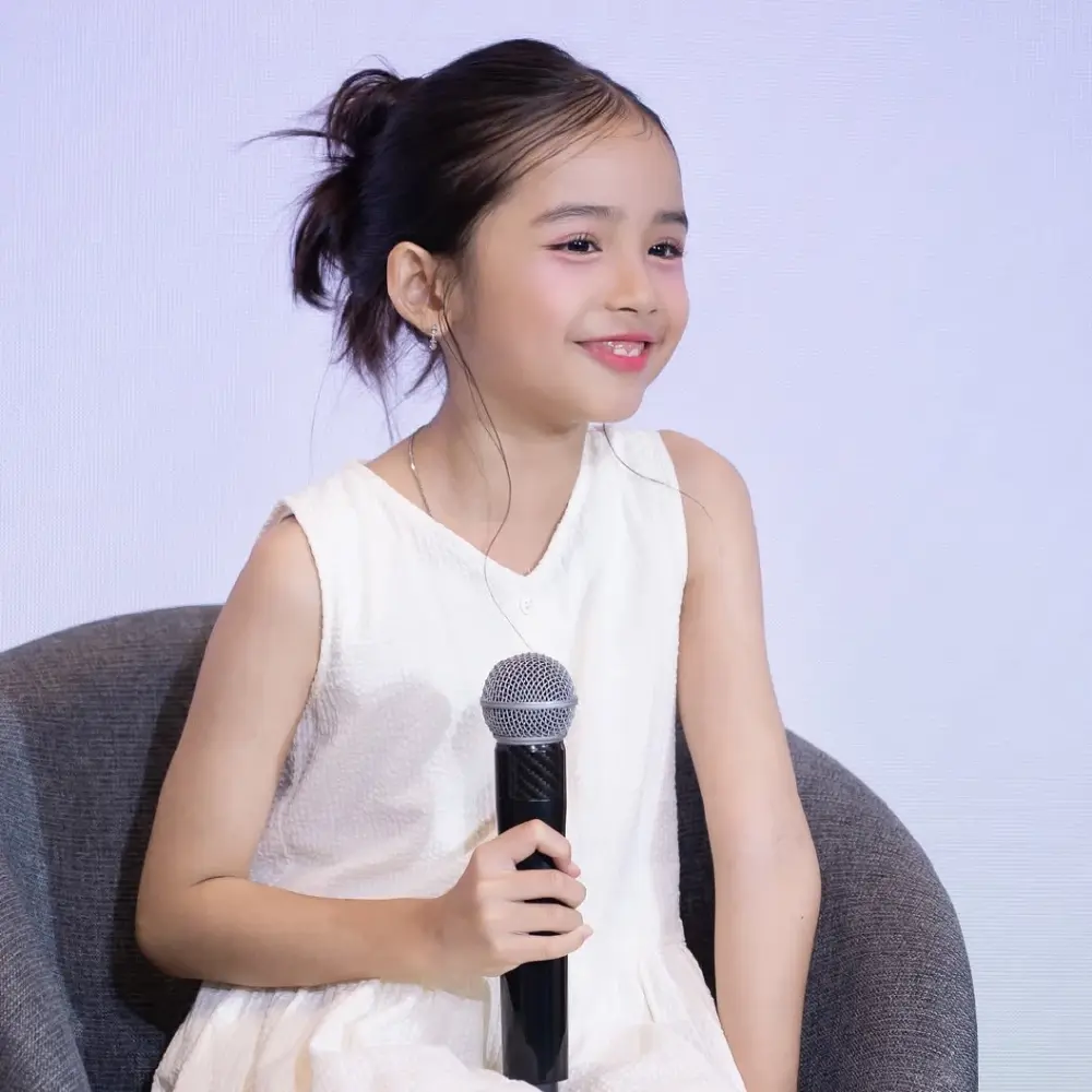 สำเนาถูกต้อง อุ้ม ลักขณา-น้องดิสนีย์ แต่งหน้าจัดเต็ม ลุคหวานฉ่ำ