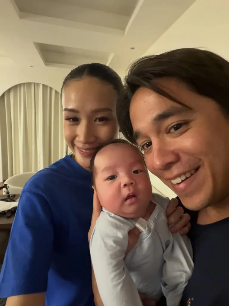 “อเล็กซ์ เรนเดลล์” เล่นน้ำกับลูก วันหยุดแสนสุข ไม่อยากออกจากบ้าน