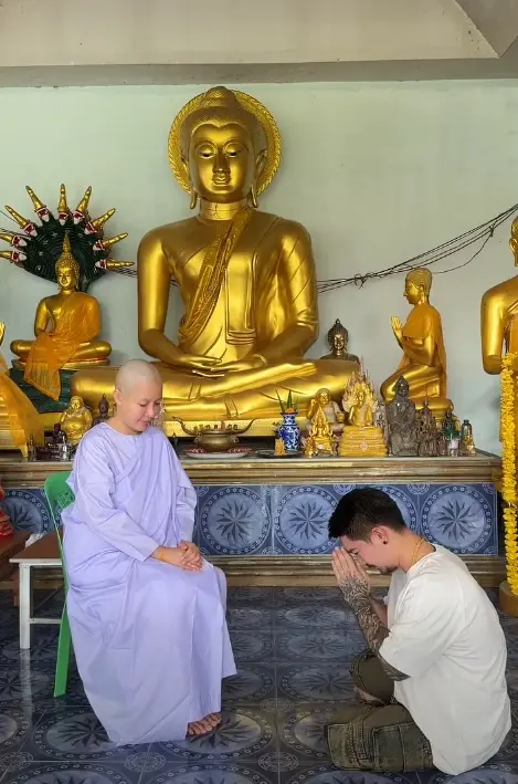 อนุโมทนาบุญ "อีหวึ่ง" อินฟลูฯชื่อดัง โกนผมบวชชี ศึกษาธรรม