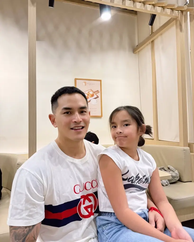 “สงกรานต์-น้องปีใหม่” สปีกอิงลิชคุยกัน เปิดการ์ดแล้วใจฟูมาก