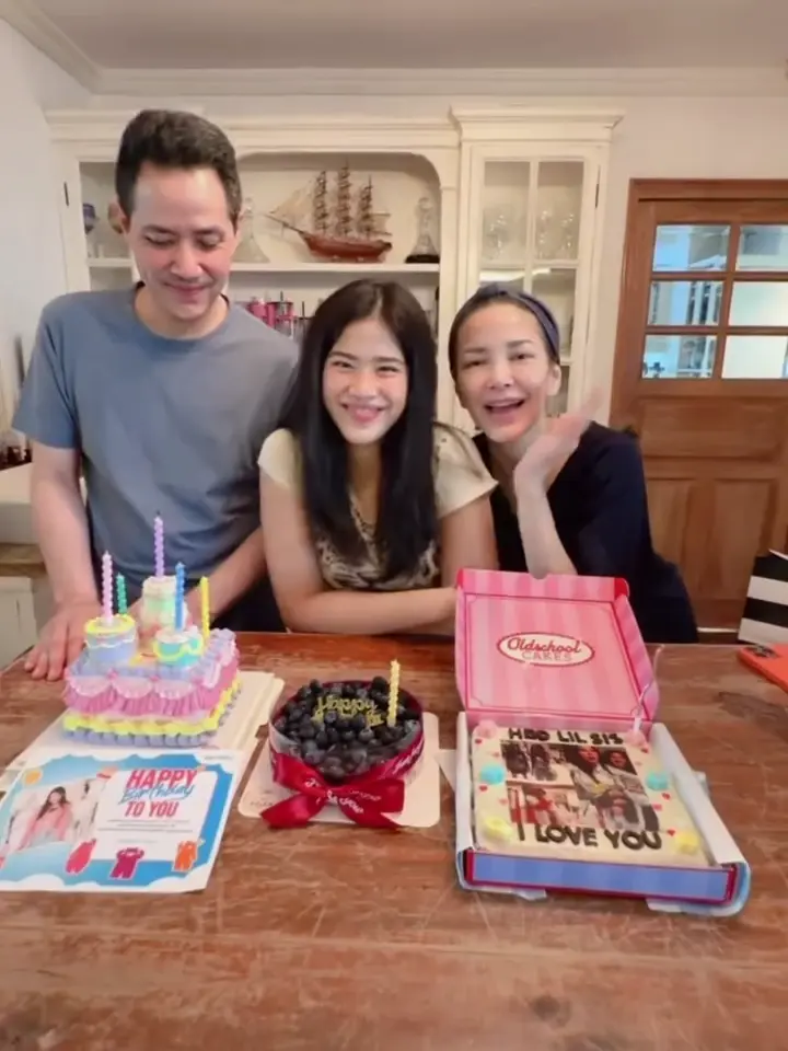 แป๊บเดียว 14 แล้ว  ลูกสาว "อ้อม พิยดา" ยิ่งโตยิ่งสวย แฟนคลับแห่อวยพร