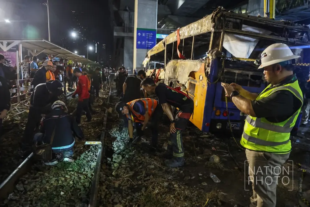 ถึงว่า รถไฟเบรกไม่อยู่ สุดท้าย ชนรถเมล์ 206 กลายเป็นโศกนาฏกรรม