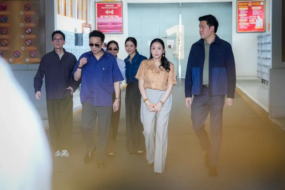 "แพทองธาร" เคลียร์ปมกำไล EM-พักโทษ "ทักษิณ" ไม่หวั่นกระแสค้าน