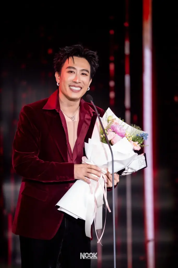 "นุ๊ก ธนดล" เปิดใจซึ้งหลังคว้าถ้วยคมชัดลึก อวอร์ด ครั้งที่ 22
