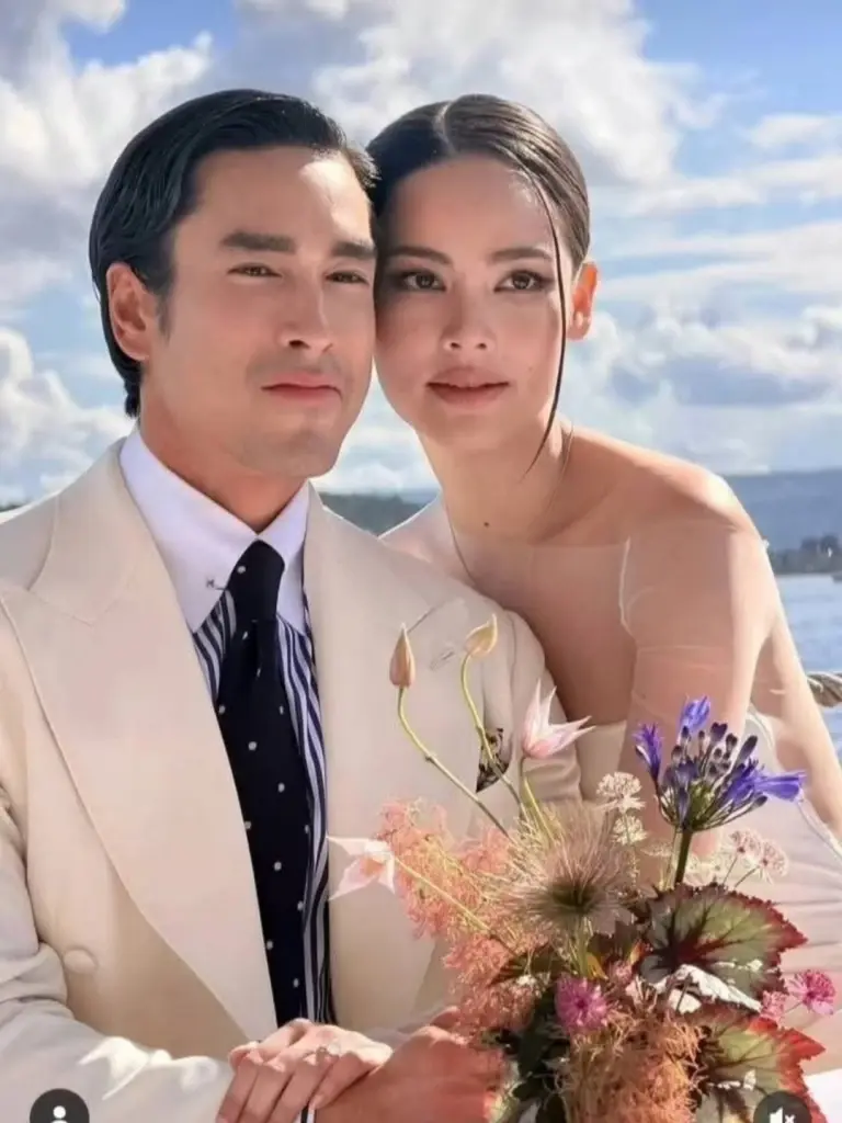 แฟนคลับใจละลาย ณเดชน์-ญาญ่า สวมชุดขาวคู่กันกลางวิวสวยนอร์เวย์  