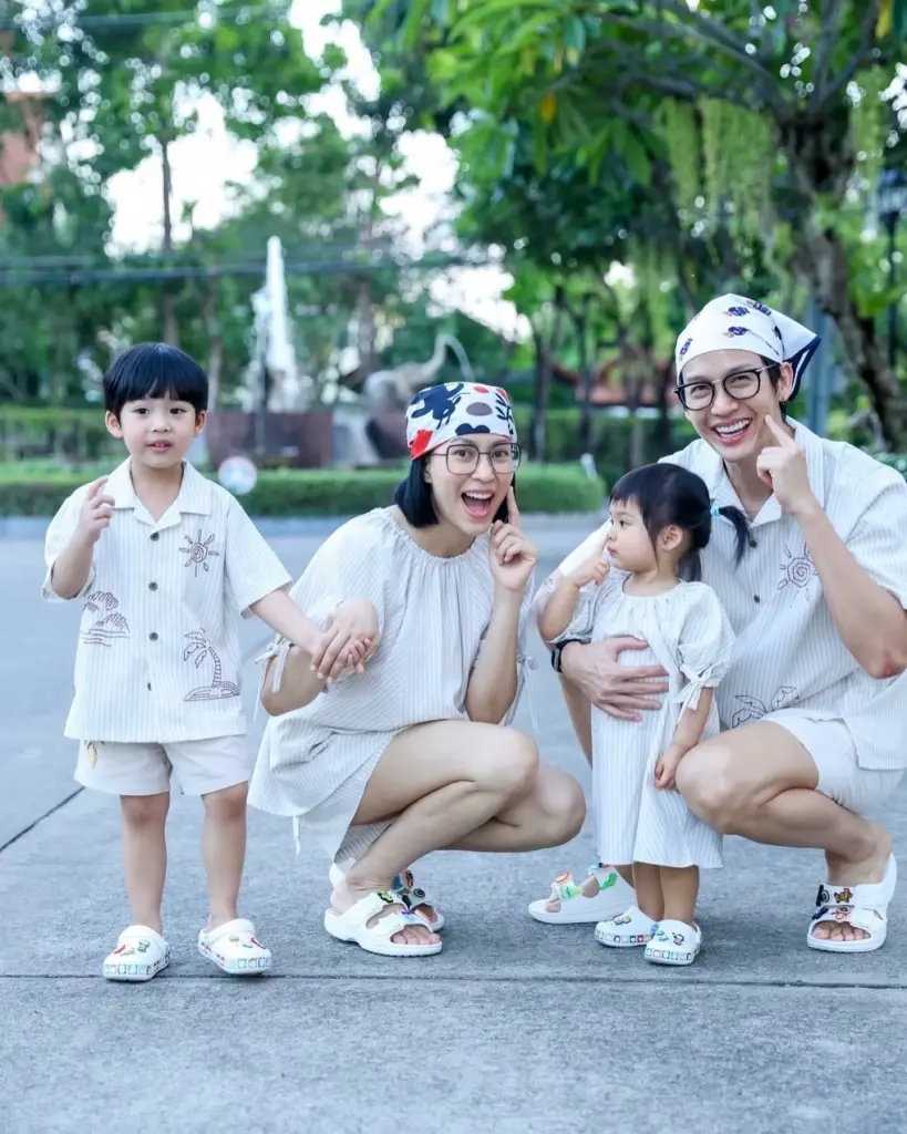 "พุฒ-จุ๋ย" เผยโมเมนต์หลังเลิกเรียนลูกชาย ช่วยพ่อแม่เก็บผลผลิต