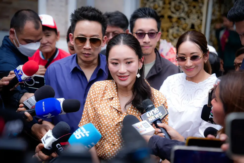"แพทองธาร" เคลียร์ปมกำไล EM-พักโทษ "ทักษิณ" ไม่หวั่นกระแสค้าน