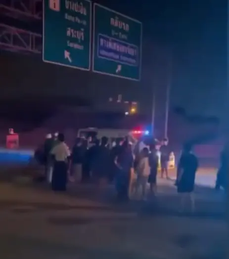 นักศึกษาหนุ่ม ม.ดัง ซิ่ง BMW พุ่งเสยท้ายจยย.ไรเดอร์ ดับคาที่