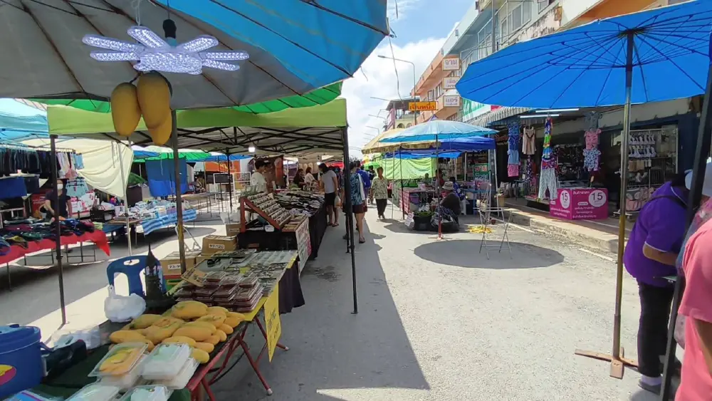 ตลาดนัดหนองฉางซบเซา แม่ค้าหวังไทยช่วยไทยพลัสฟื้นยอด