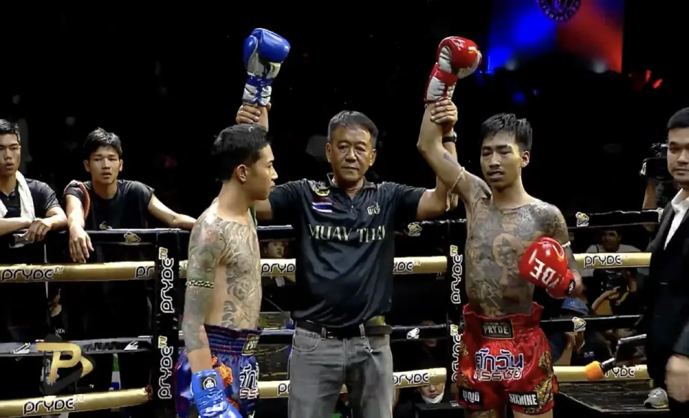เฉลยแล้ว "สมรักษ์ คำสิงห์" คุยอะไร "หนุ่ม กรรชัย" บนเวทีมวย