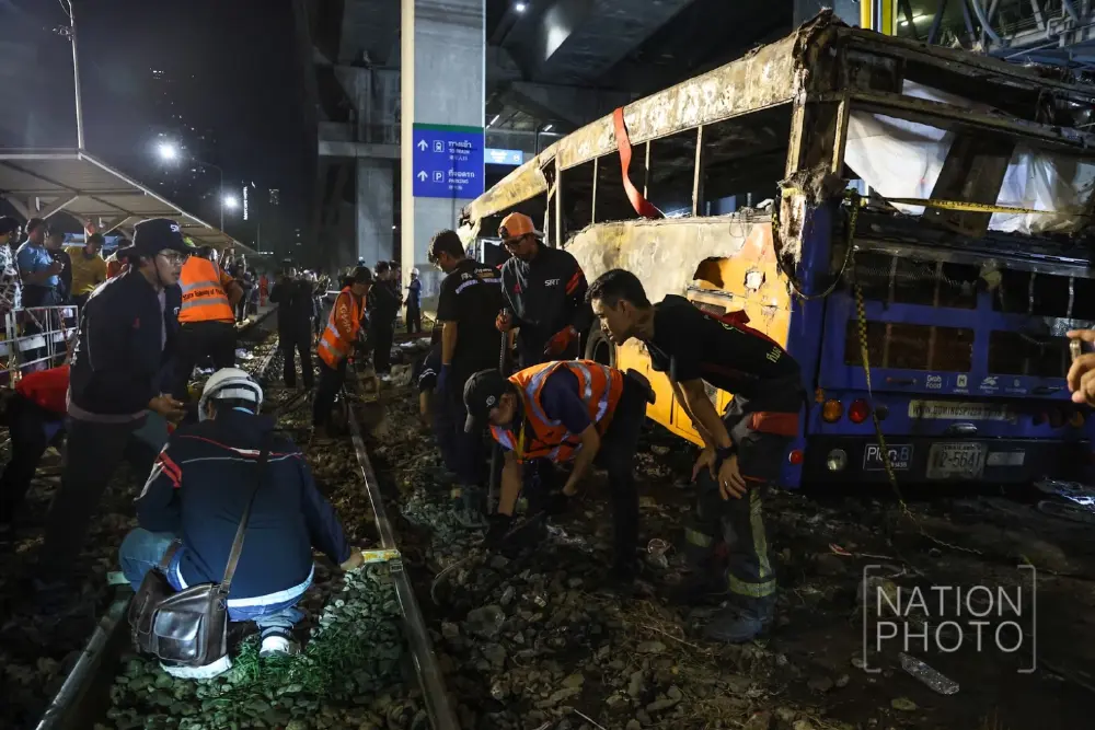 ถึงว่า รถไฟเบรกไม่อยู่ สุดท้าย ชนรถเมล์ 206 กลายเป็นโศกนาฏกรรม