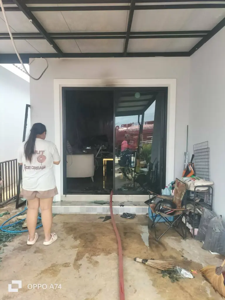 อุทาหรณ์ไฟไหม้บ้าน! เหตุจุดธูปทิ้งไว้ก่อนออกไปข้างนอก