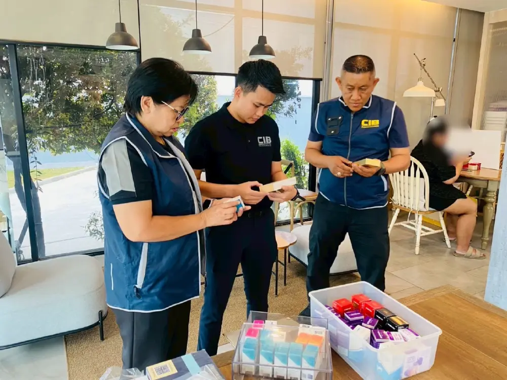 ทลายคาเฟ่ย่านลาดพร้าว แอบซุกโบท็อก ฟิลเลอร์เถื่อน ส่งขายคลินิกทั่วไทย