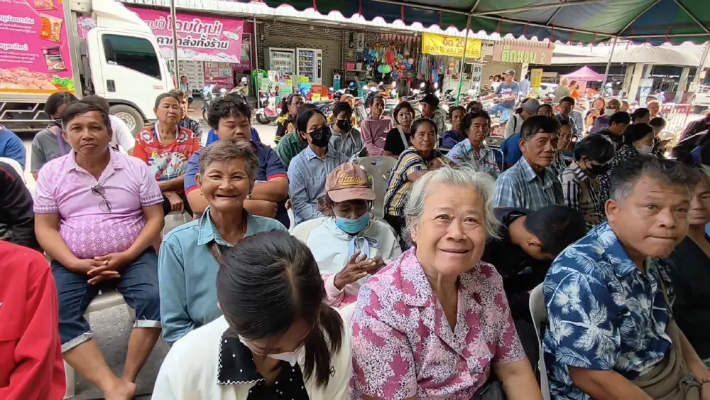แห่ลุ้นวันสุดท้าย! กดสิทธิ์ไทยช่วยไทยพลัส คิวยังคึกคัก