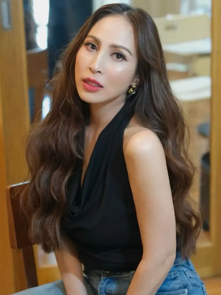 เปิดภาพล่าสุด “กิ๊ก สุวัจนี” อวดความสวยเป๊ะ หน้าเด็กลง