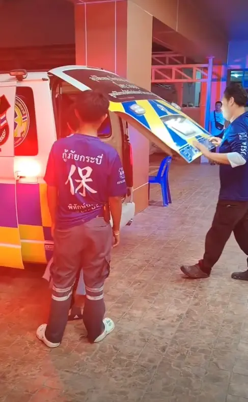 ส่องเลขทะเบียน คุณแม่ท้องแก่อั้นไม่ไหว คลอดลูกชายบนรถกู้ภัย 