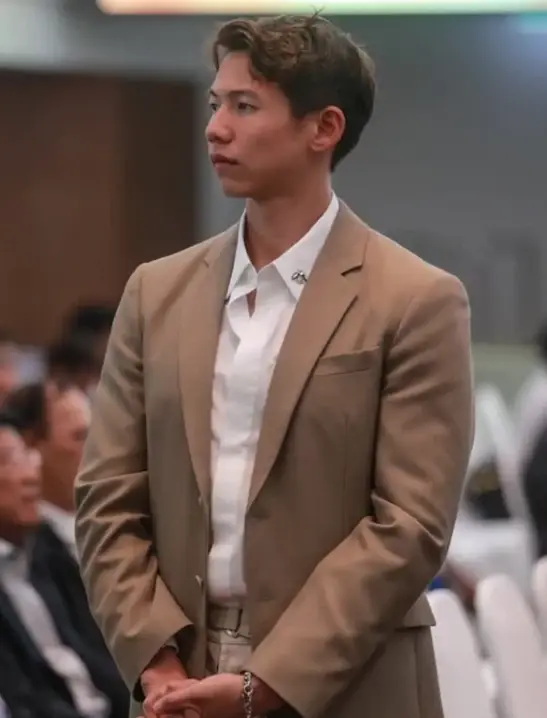 รู้แล้ว "ทราย สก๊อต" - "หลุยส์ สก๊อต" เป็นอะไรกัน หลังหลายคนสงสัย